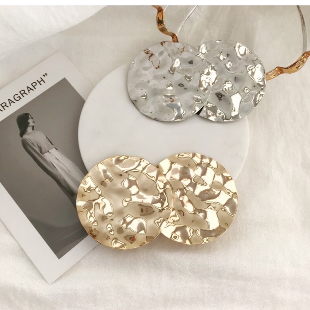 Fashion gold hammered disc earrings